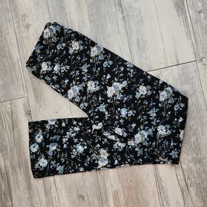 LulaRoe black floral leggings. Worn twice.